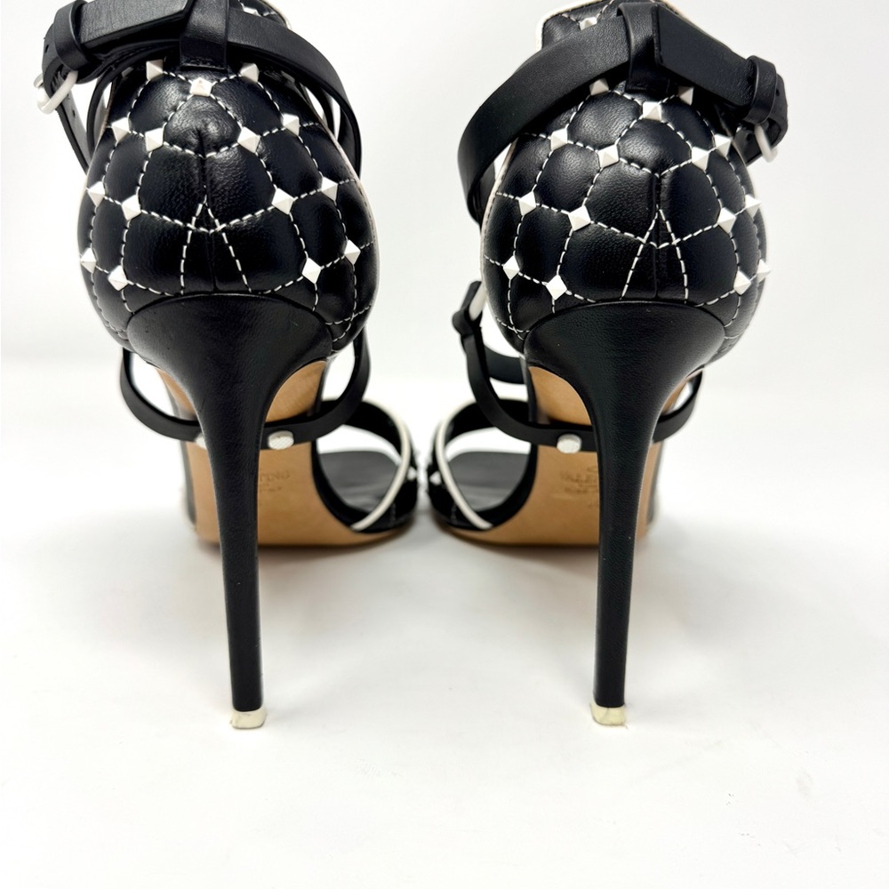 Valentino Garavani Quilted Rockstud Ankle Strap Sandals in black and white - Picture 12 of 15
